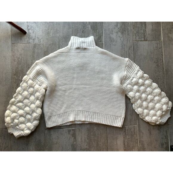 FEMME BY DESIGN White Mock Neck Bubble Sleeve Knit Sweater NEW Nordstrom S - Picture 8 of 8
